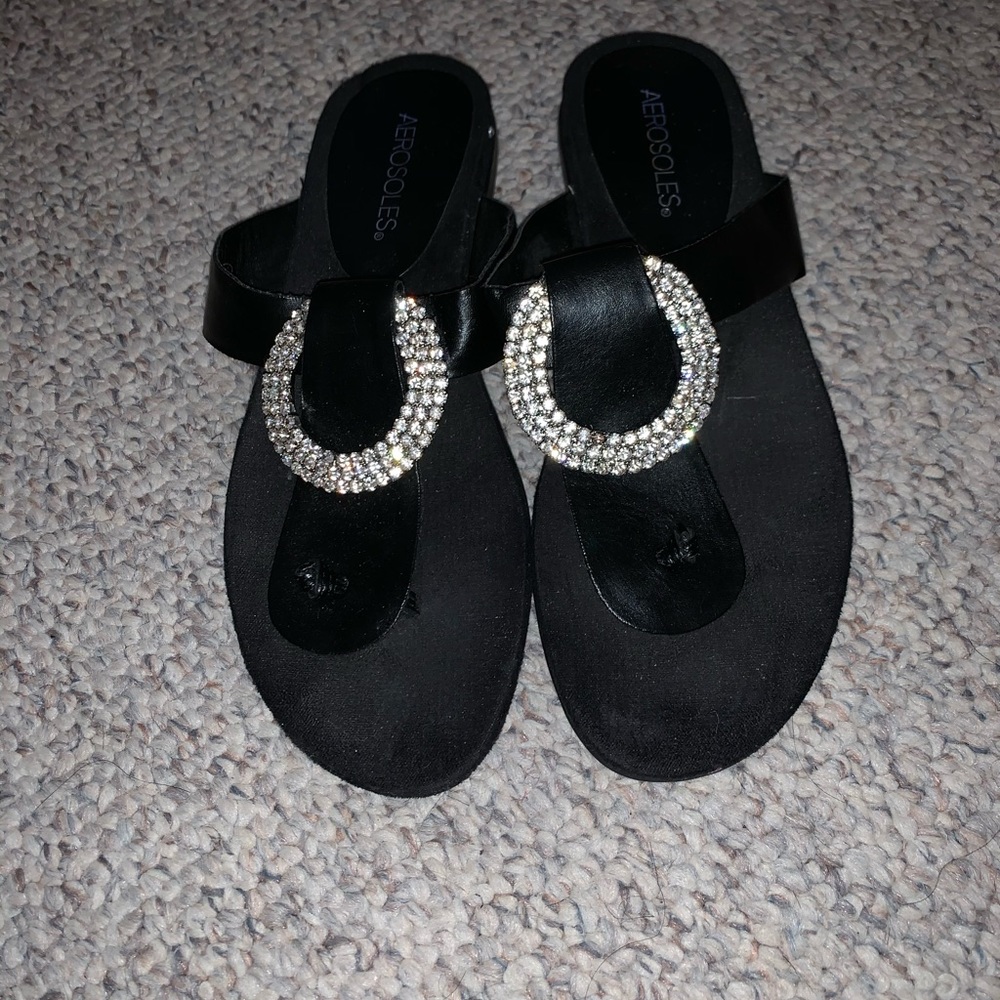 Aerosol thong slip on